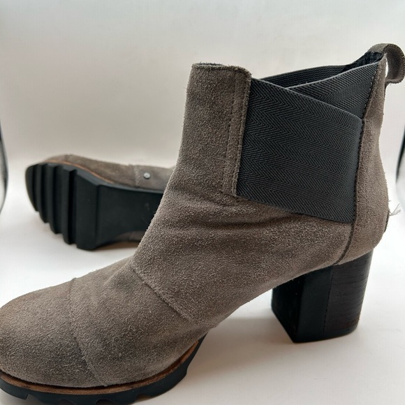 Sorel Addington Waterproof Chelsea Heeled Bootie Gray Leather and Suede size 9 - Picture 9 of 11
